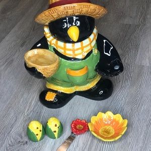 Cracker Barrell Family Tradition Cookie Jar